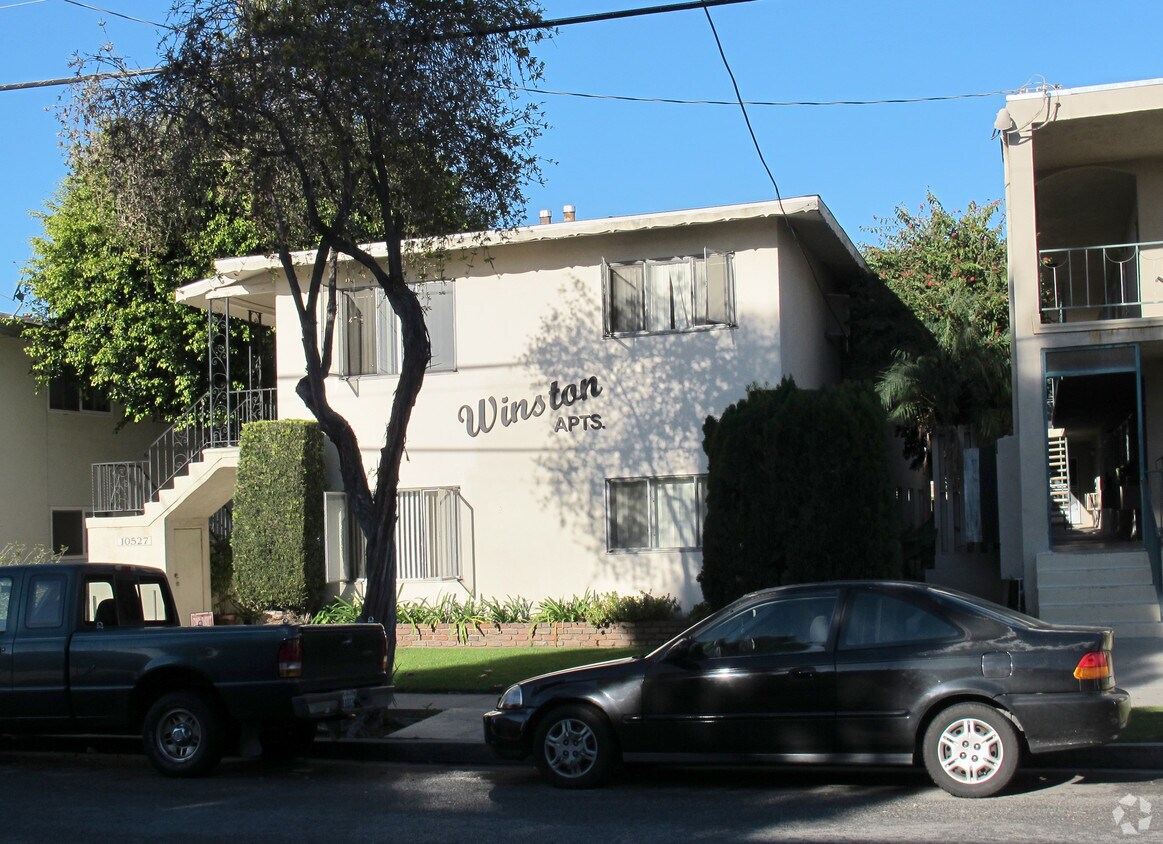 Building Photo - 10527 Western Ave