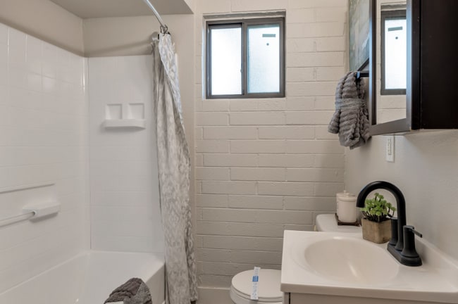 Foto del edificio - 301 W Ray Rd