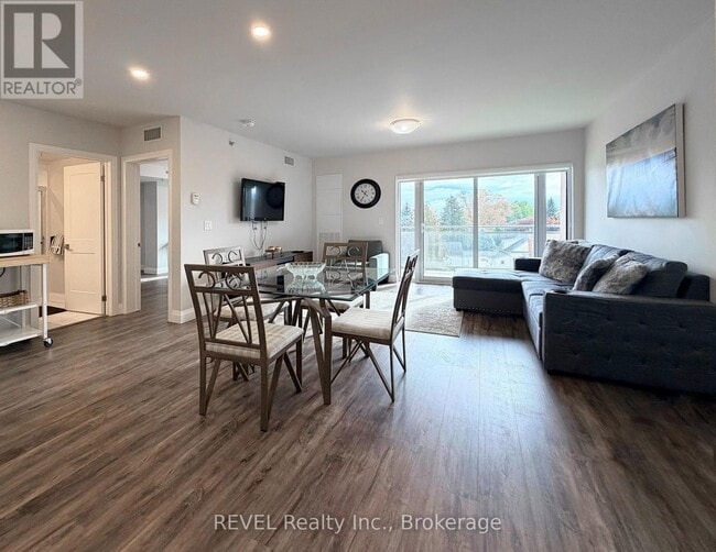 Building Photo - 5698 Main St