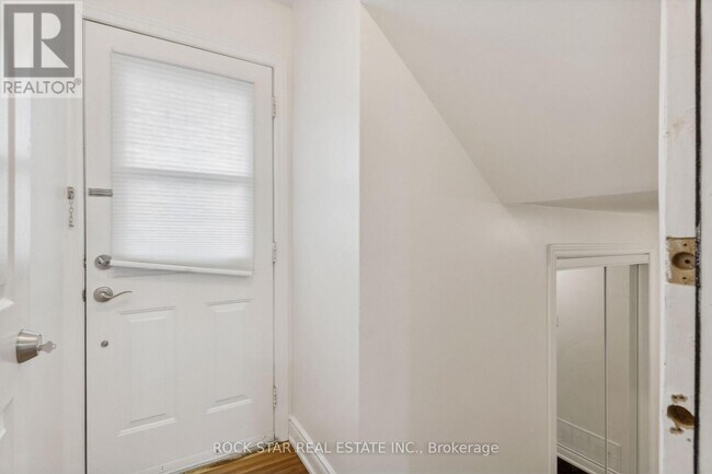 Photo du bâtiment - 3675 Glencolin Ct