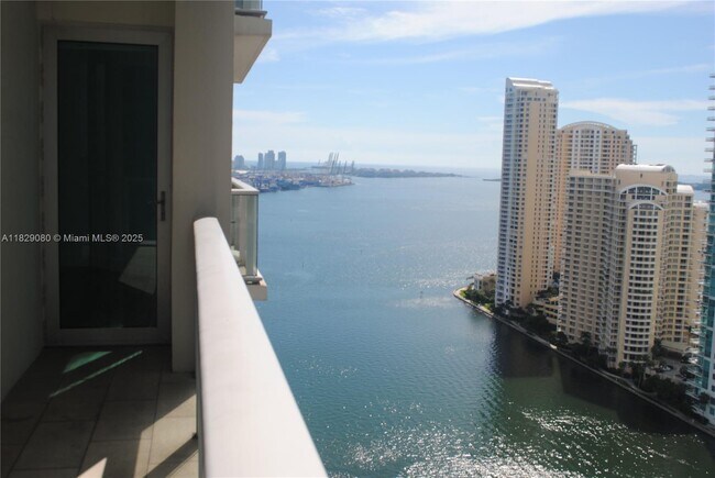 Building Photo - 300 S Biscayne Blvd