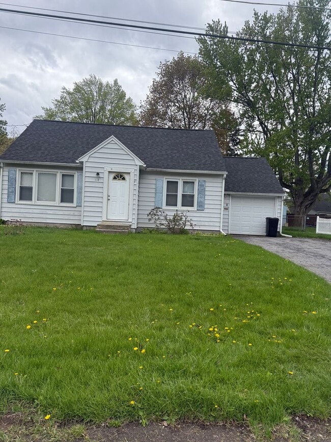 SPECIAL OFFER ! Sign lease by Monday 5/11/26 and get 1/2 Off First Month rent! - SPECIAL OFFER ! Sign lease by Monday 5/11/26 and  get  1/2 Off First Month rent! House