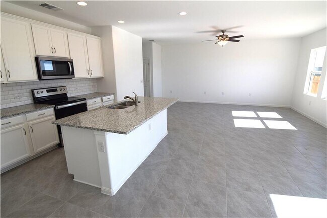 Foto del edificio - 6705 Routenburn St