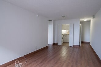 Building Photo - 2285 Rue St Mathieu