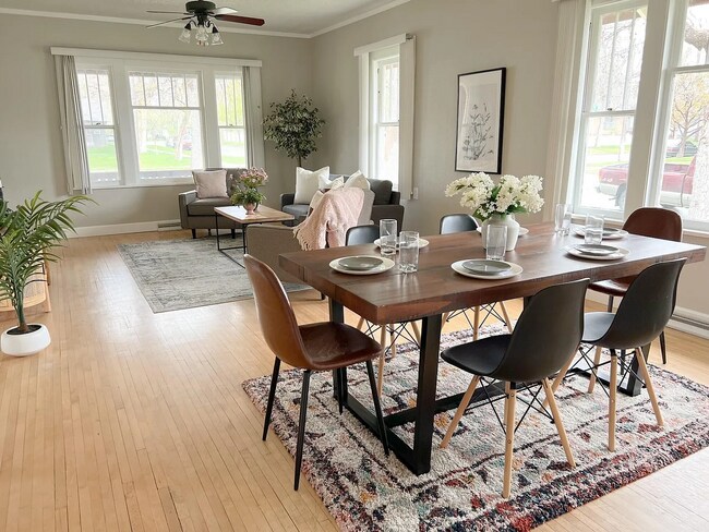 Foto del edificio - Charming 4 Bedroom, 2 Bath House for Rent with Unfenced Yard