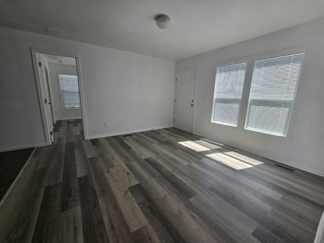 Building Photo - 6105 E Sahara Ave