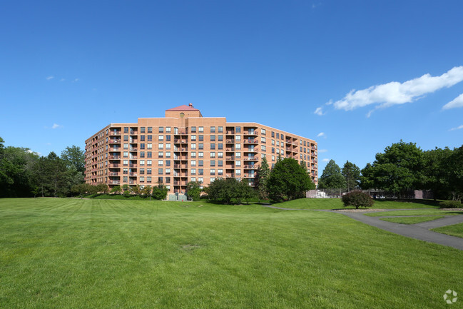 Foto del edificio - The Towers at Four lakes