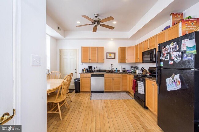 Foto del edificio - 2460 Emerald St