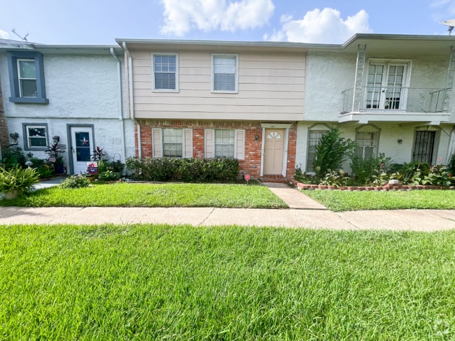 Building Photo - 12933 High Star Dr