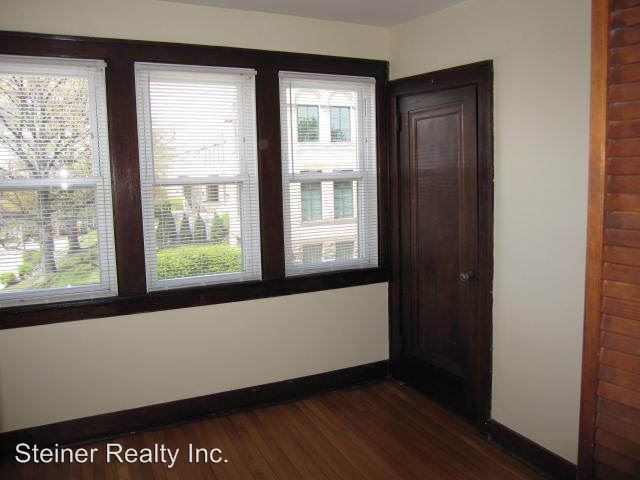 Building Photo - 2979 Glenmore Ave