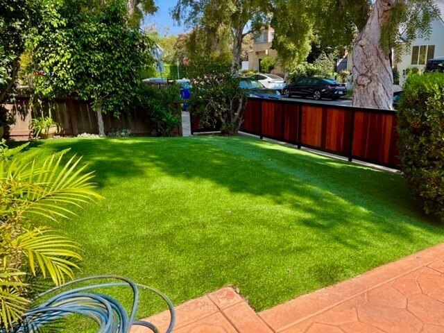 Front Yard - 1115 S La Peer Dr