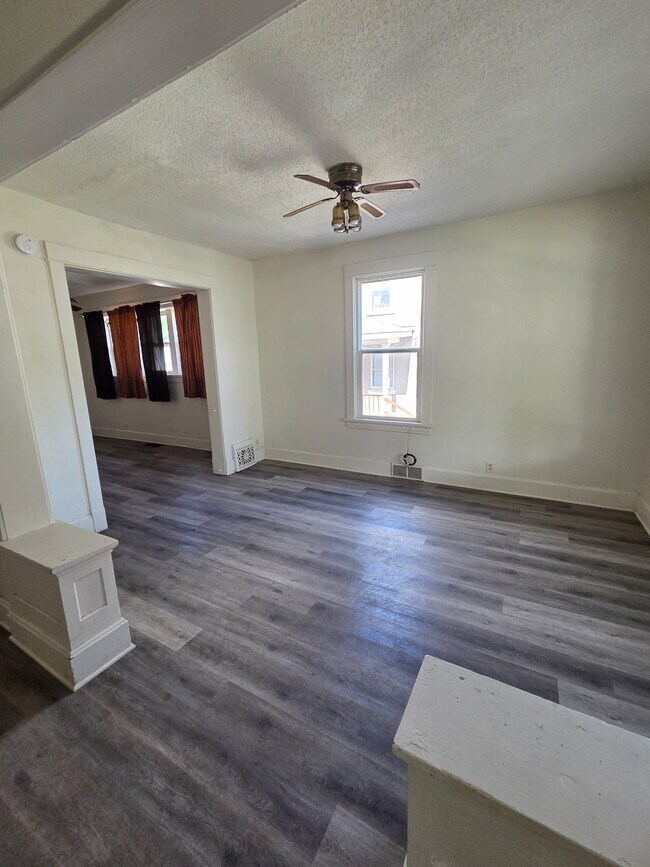 Living room - 317 E Spring St
