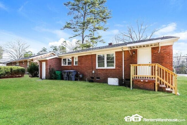 Building Photo - Nice 3 bedroom 1.5 bath