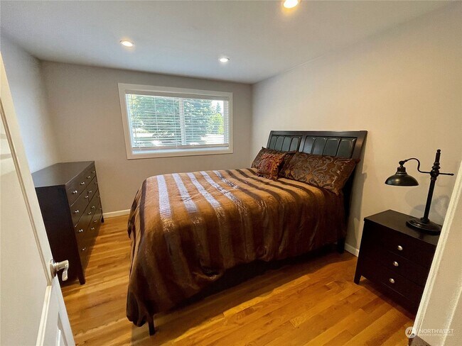 Foto del edificio - 1458 SW Dash Point Rd