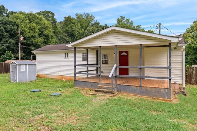 Building Photo - Nicely Updated 2 Bedroom in Hillsborough!