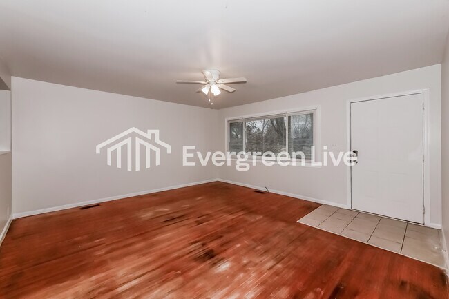 Building Photo - 7301 Austin Dr