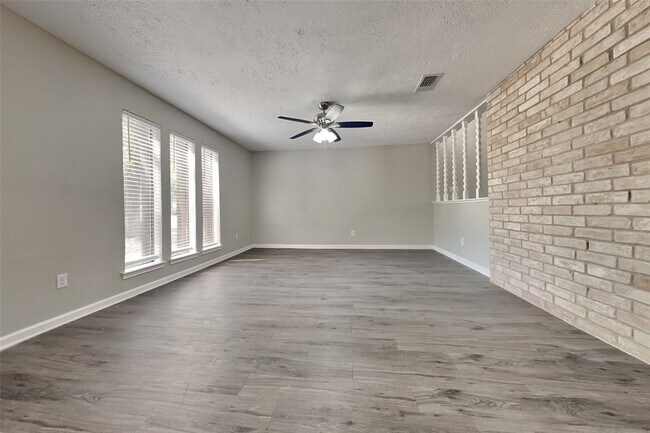 Foto del edificio - 3219 Cascade Creek Dr