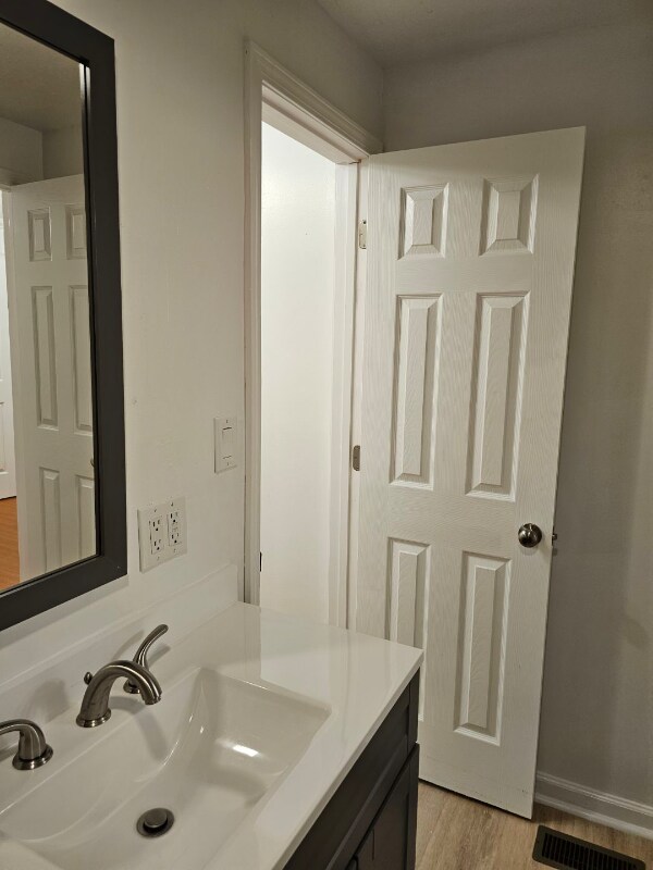 155 Midway Dr Unit B, Oliver Springs, TN 37840 Room for Rent in