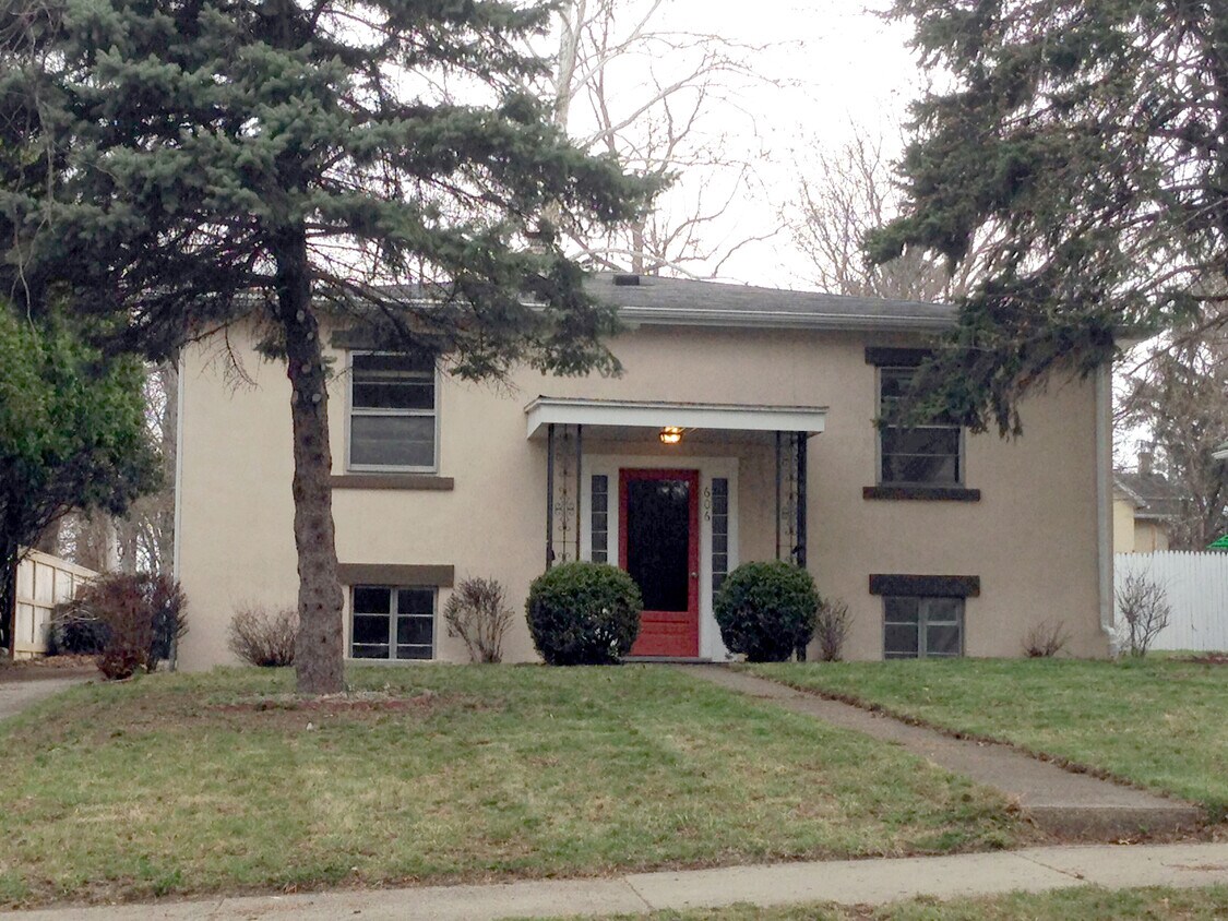 606 E Elm St, Urbana, IL 61802 Apartments Urbana, IL