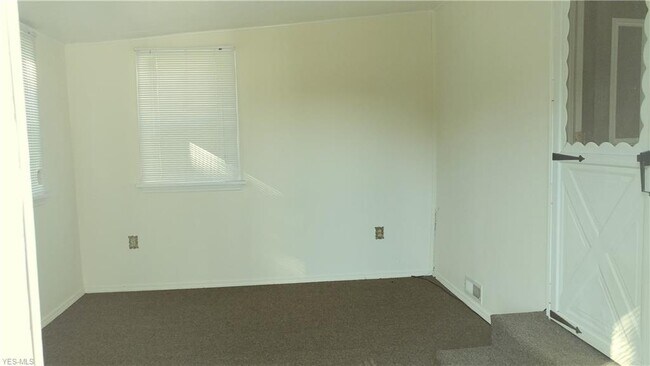 Building Photo - 16245 Newcomb Rd