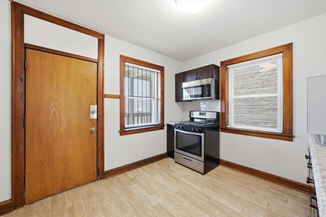 Foto del edificio - 11432 S Indiana Ave