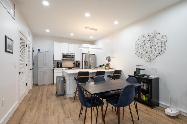 Foto del edificio - 72 Nelson Ave