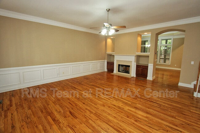 Building Photo - 3029 Woodwalk Dr