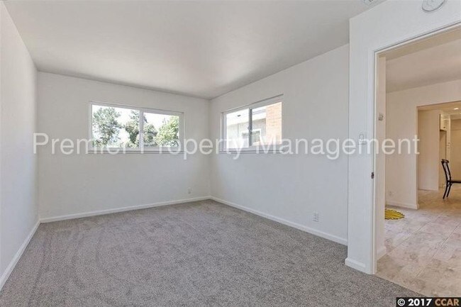 Building Photo - 727 Marlesta Rd