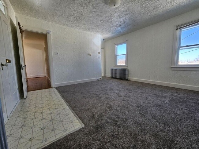 Foto del edificio - 147 S Main St