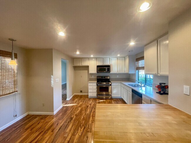 Building Photo - Don't miss this opportunity!!!