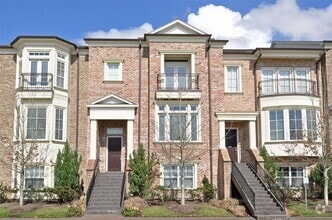 Building Photo - 4631 Regent Manor Dr