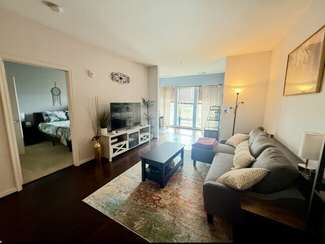 Foto del edificio - 8045 Newell St