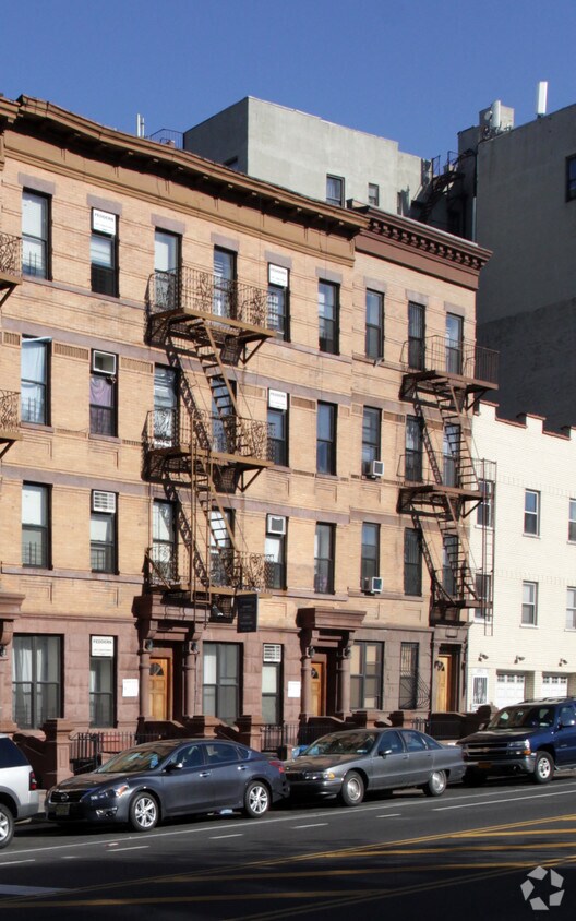 Foto del edificio - 787 Saint Nicholas Ave