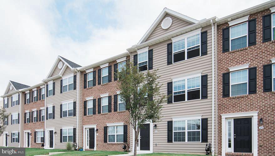 Primary Photo - 116 Breezewood Dr