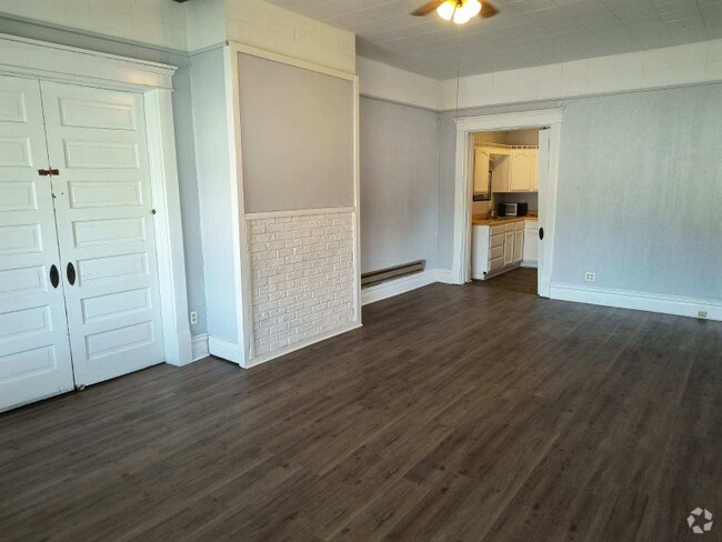 Building Photo - 1330 I St
