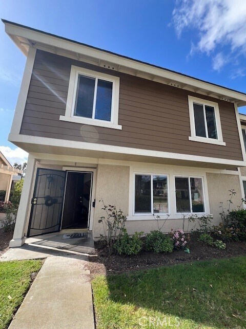 Foto principal - 120 Carriage Dr