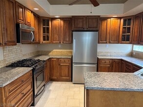 Building Photo - 7421 Enchanted Hills Ct