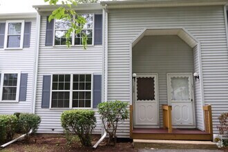 Building Photo - 745 Merrow Rd