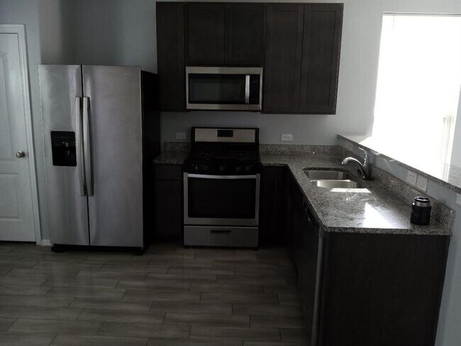 Foto del edificio - 24738 Russet Bluff Trl