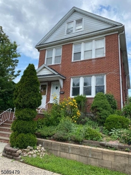 Building Photo - 400 W Elm St
