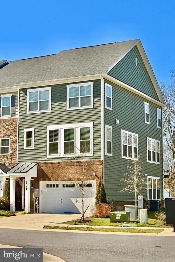 Primary Photo - 1314 Hawk Hollow Dr, Crofton, MD 21114