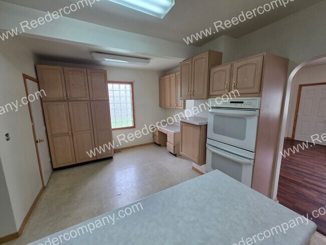 Foto del edificio - 4838 Walsh Ave