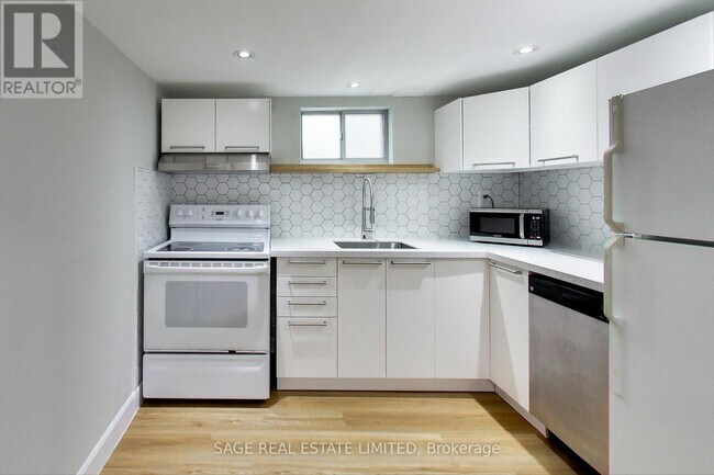 Photo du bâtiment - 2505 Gerrard St E