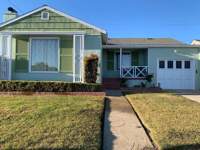 Vista frontal - 160 Hazelwood Dr