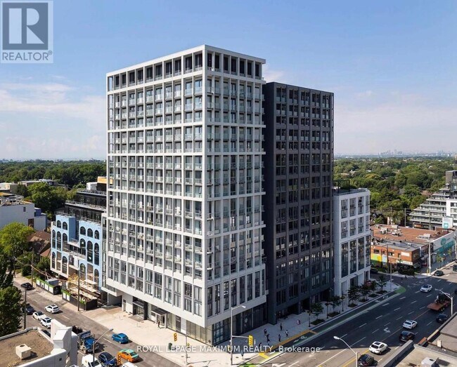 Photo du bâtiment - 2020 Bathurst St