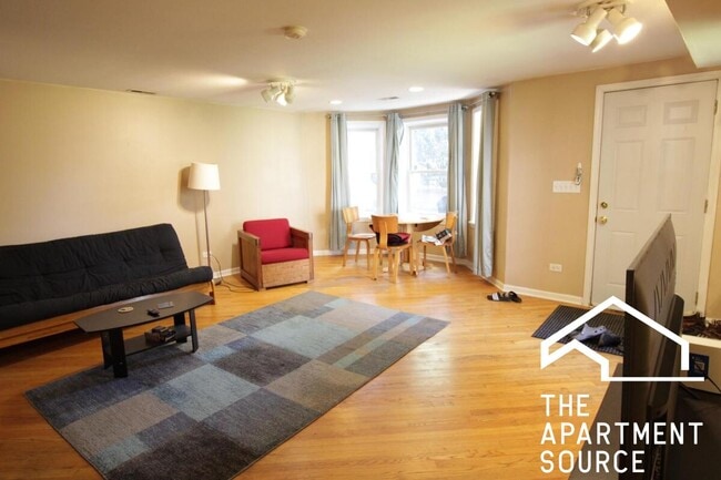 Building Photo - 1720 W Altgeld St