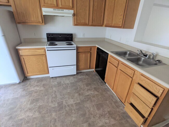 Building Photo - Spacious 3 bed 2.5 bath in Indianapolis!