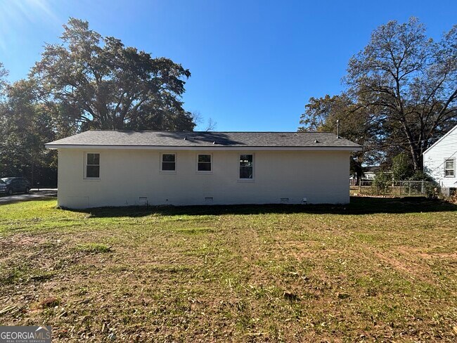 Foto del edificio - 1015 Highland Ave