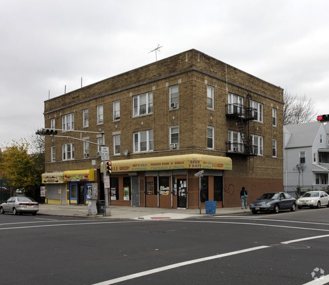 Building Photo - 424-428 Park Ave