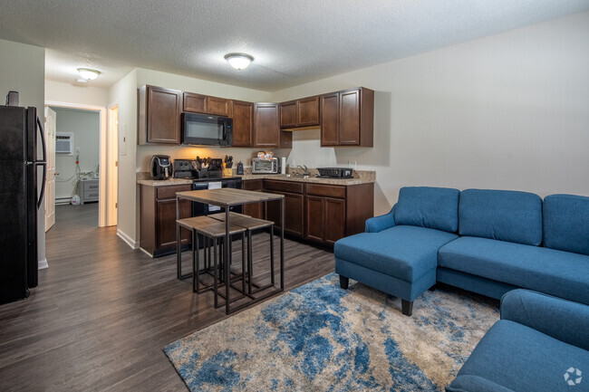 1BR, 1BA - 500SF - Living Room - Highland Apartments